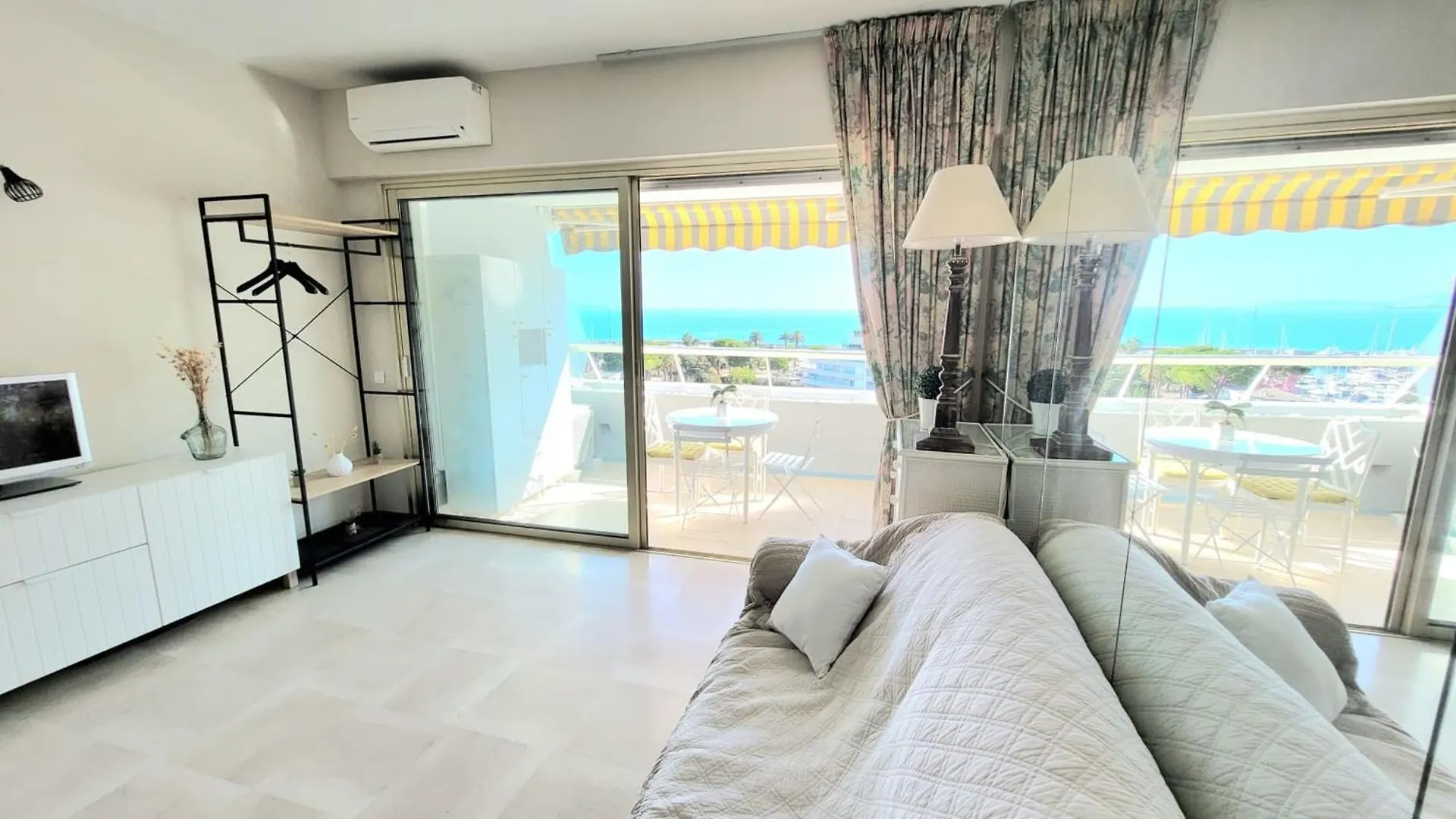 Apartment Lovely Studio In Marina Baie Des Anges Villeneuve-Loubet